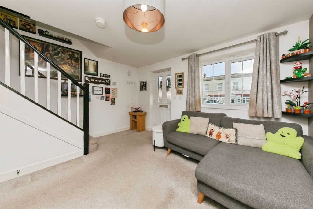 Property photo 3 of 19