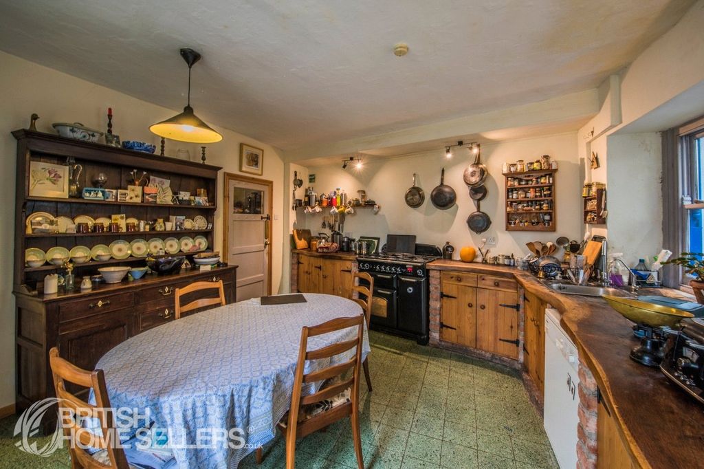 Property photo 2 of 21 2