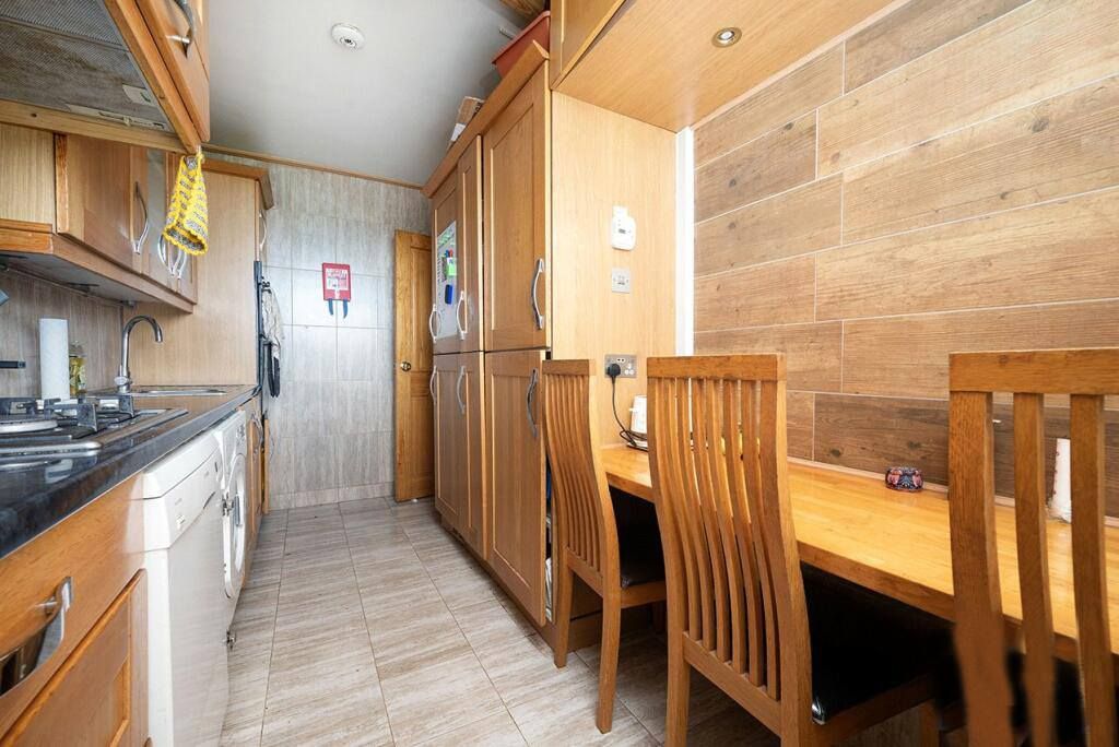Property photo 2 of 17 Gallery