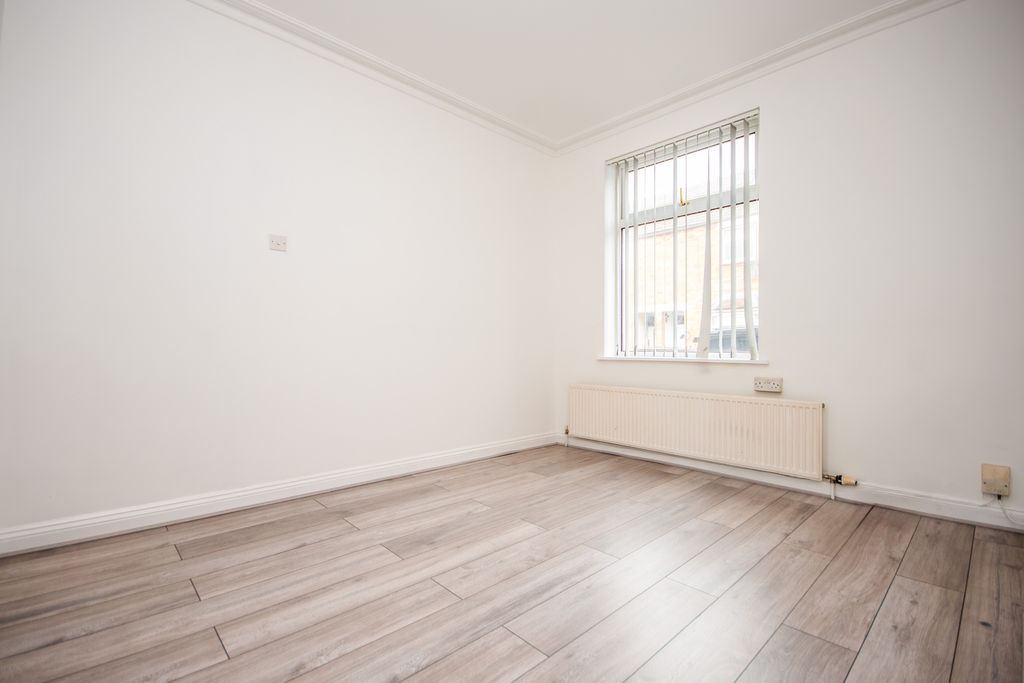 Property photo 2 of 10 Living Room