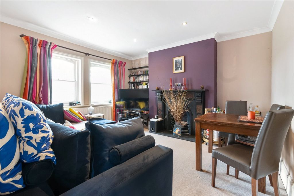 Property photo 3 of 9 Reception