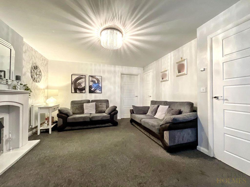 Property photo 2 of 28