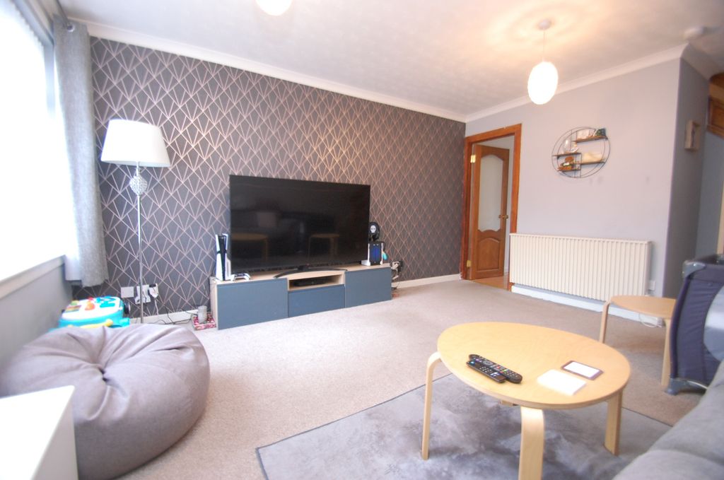 Property photo 3 of 16 4810212