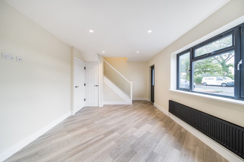 Property photo 2 of 20 1347178-7-68B72A8...