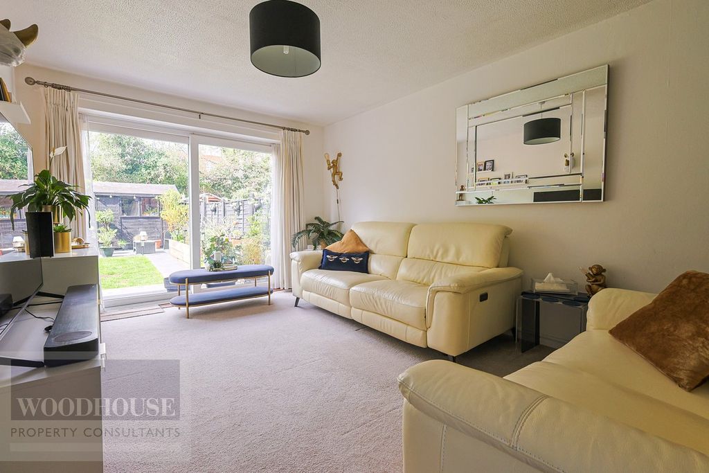 Property photo 2 of 39