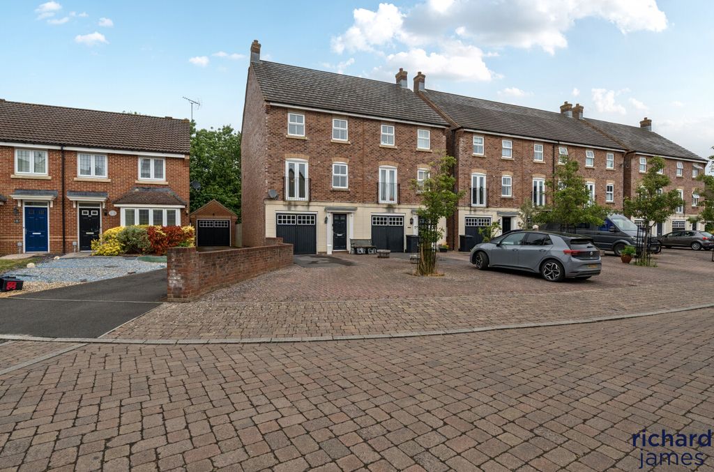 Property photo 1 of 14 4375Fa6034104d64B121A1A7204997cc