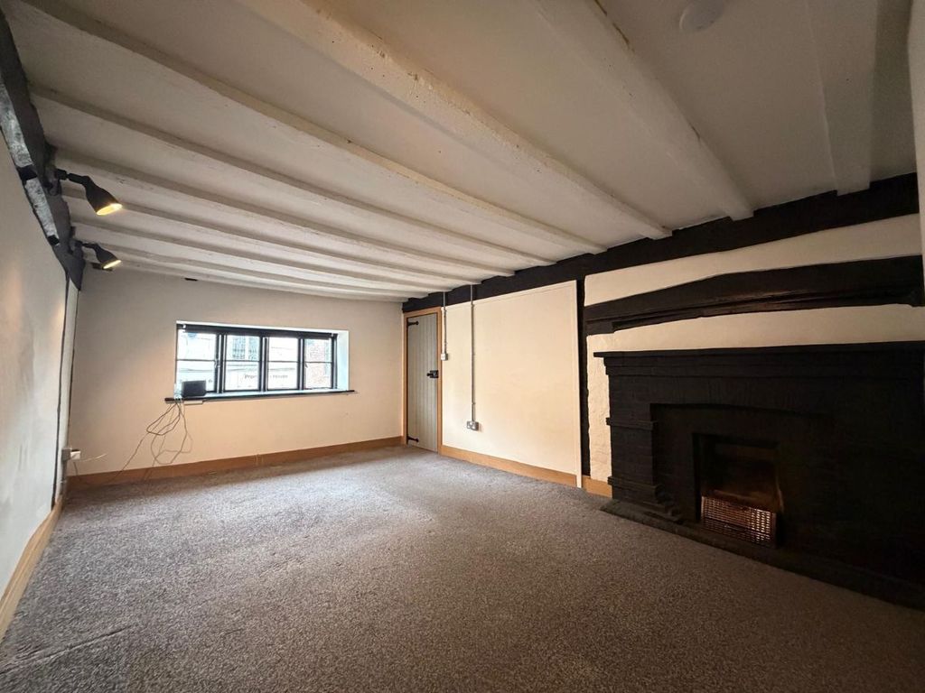 Property photo 1 of 3