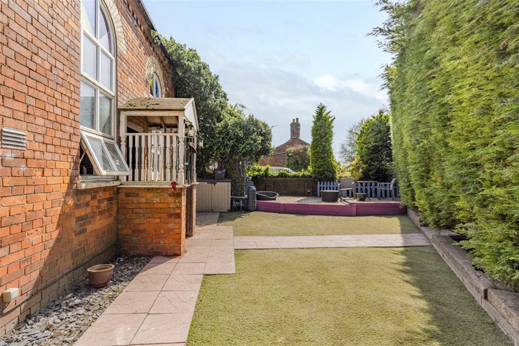 Property photo 2 of 32 Picture No. 02