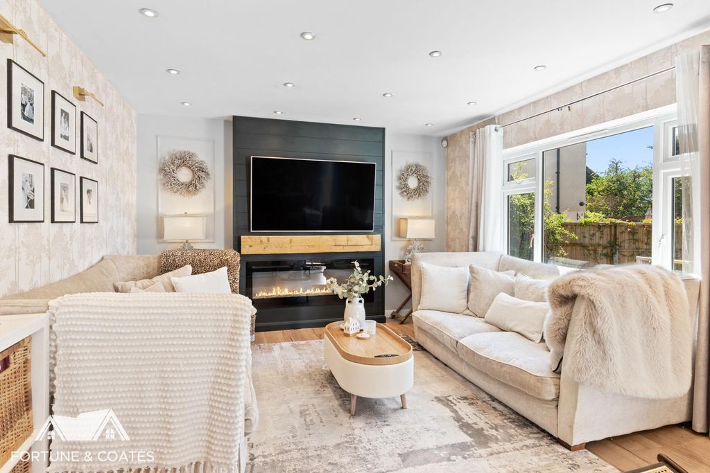 Property photo 2 of 30 Corfton_32.Jpg