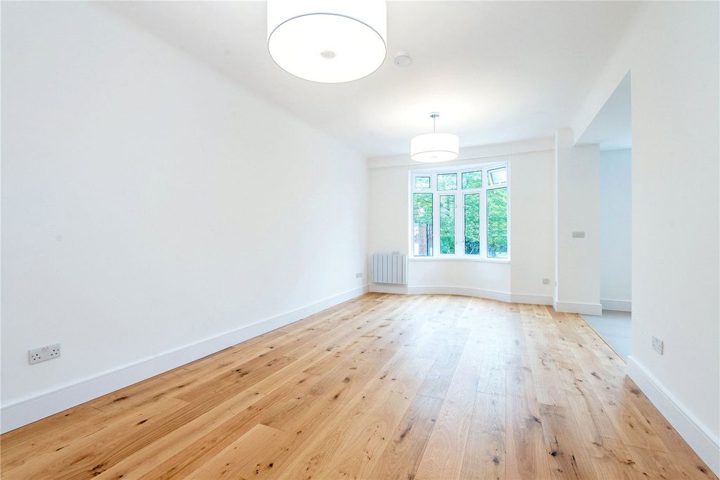 Property photo 2 of 19 Picture No. 18