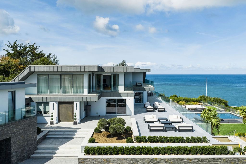 Property photo 2 of 66