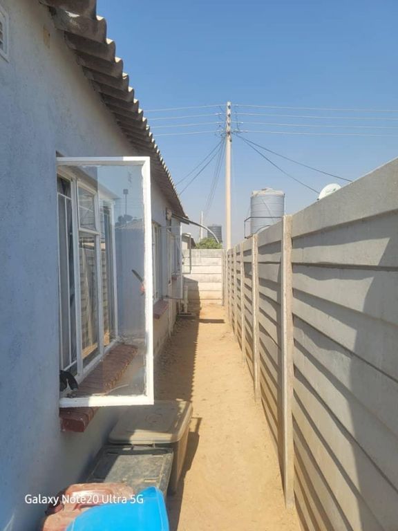 Property photo 2 of 11