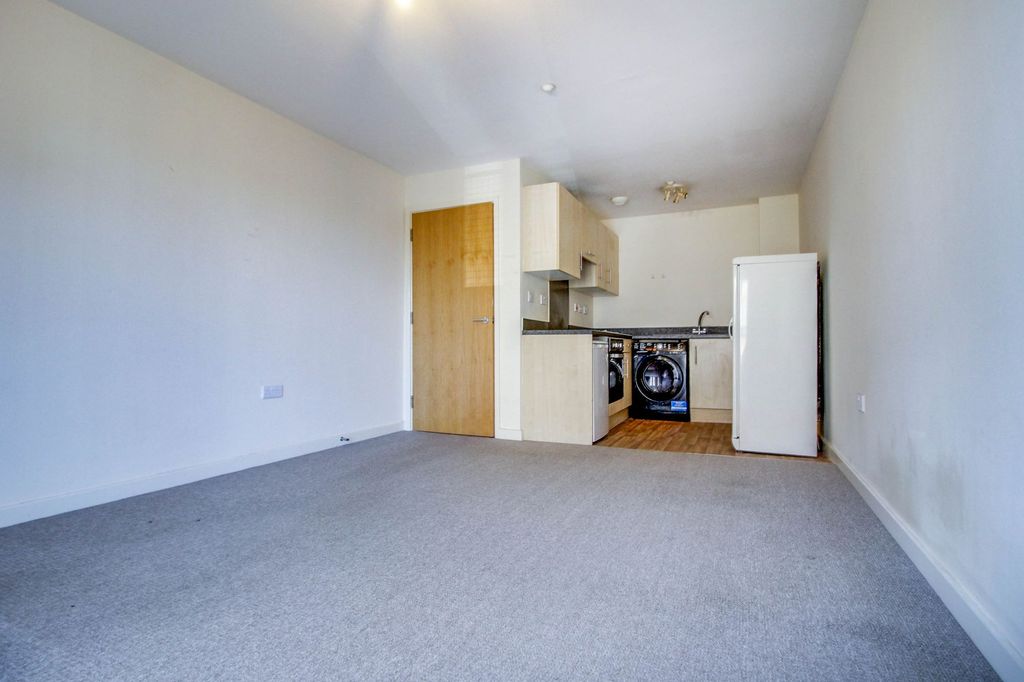Property photo 3 of 7