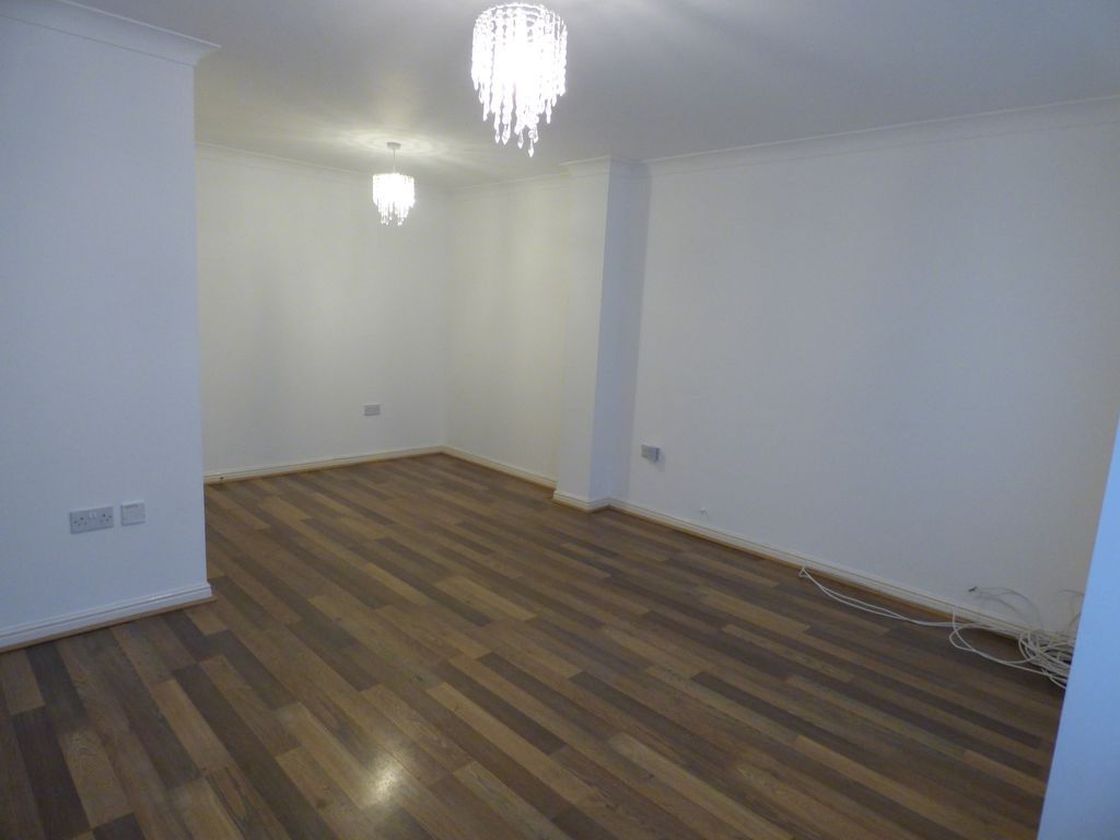 Property photo 3 of 13 Lounge/Diner