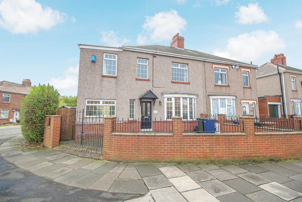 Property photo 2 of 21