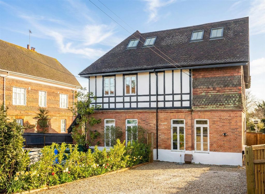 Property photo 1 of 24