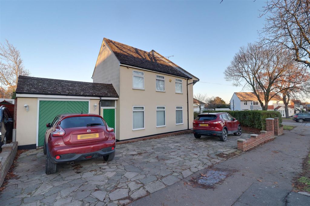 Property photo 2 of 31