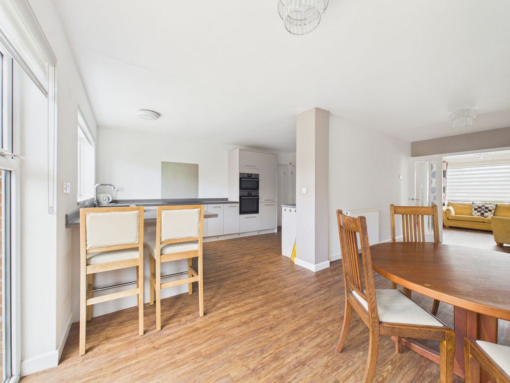 Property photo 3 of 22 Dining Kitchen