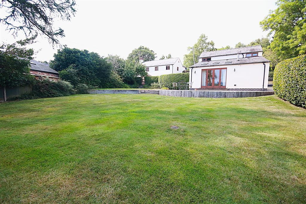 Property photo 1 of 19 (Main)