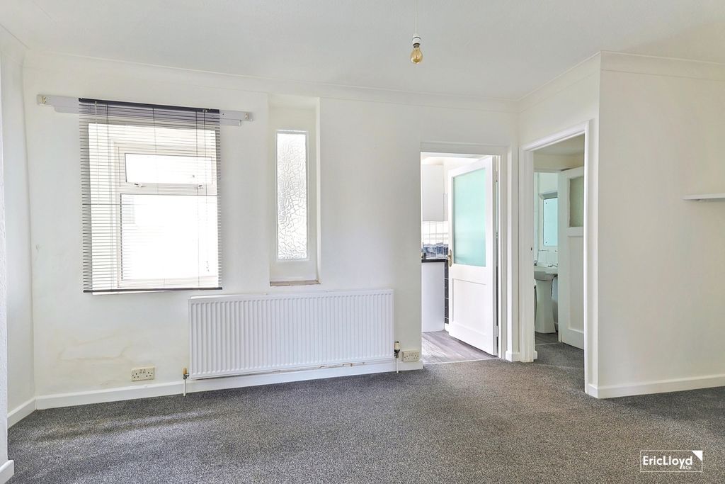 Property photo 3 of 12 Photo 2