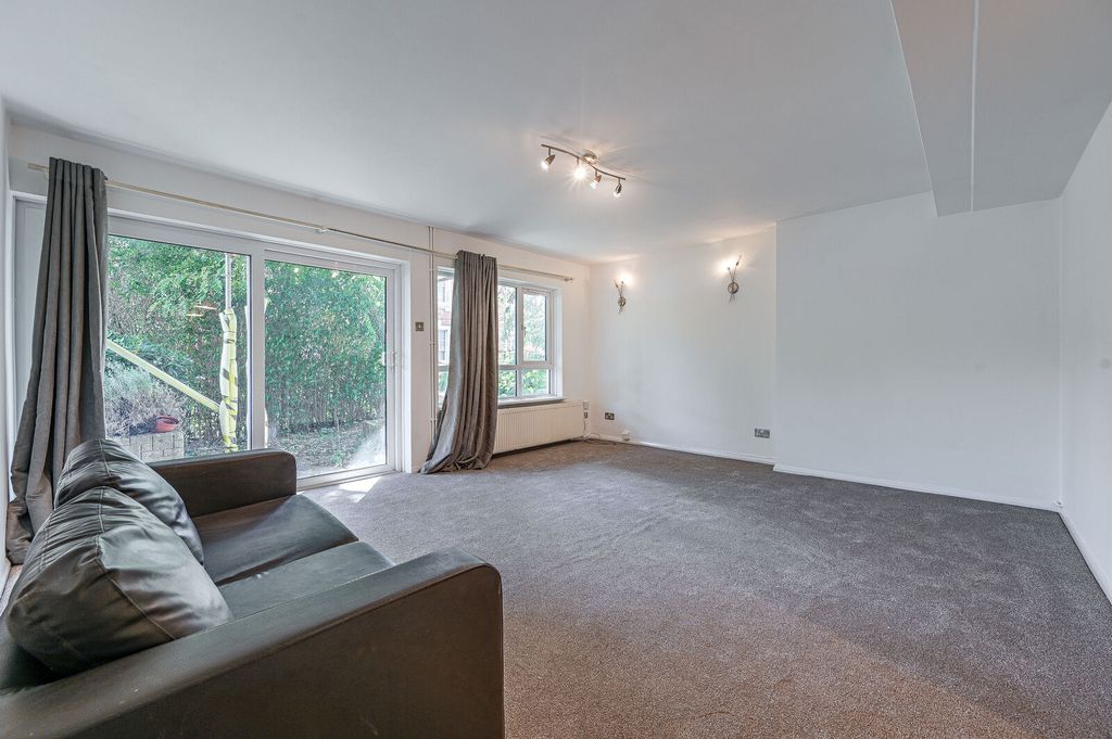 Property photo 3 of 22