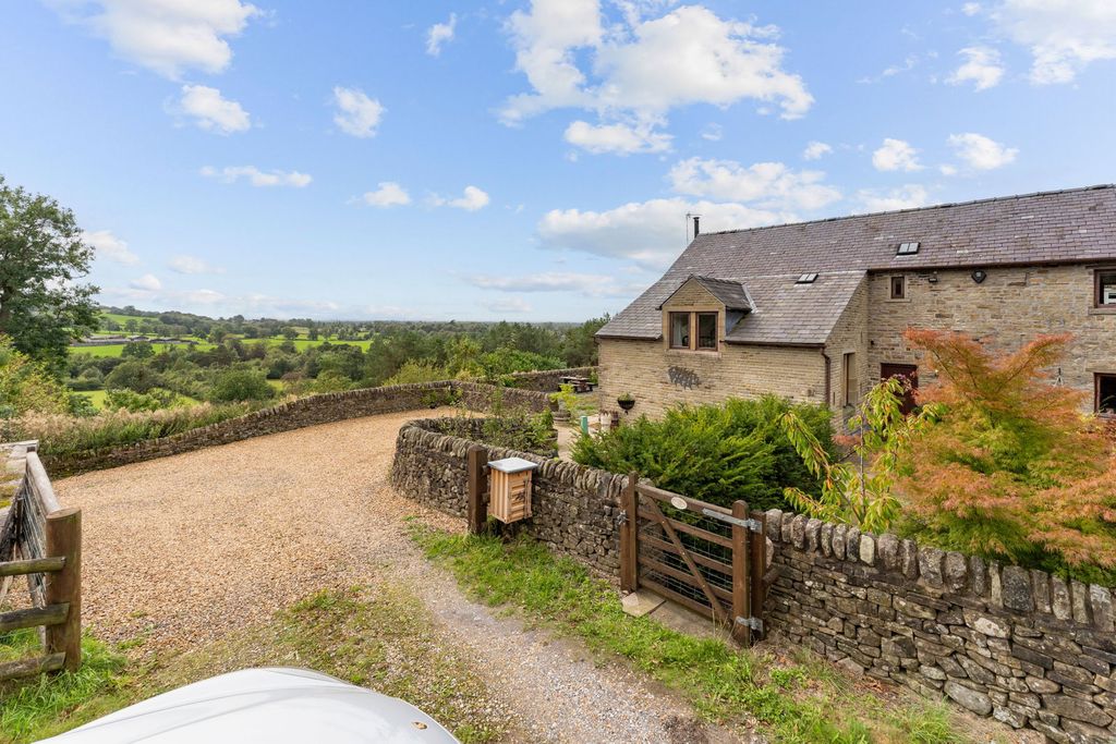 Property photo 1 of 32