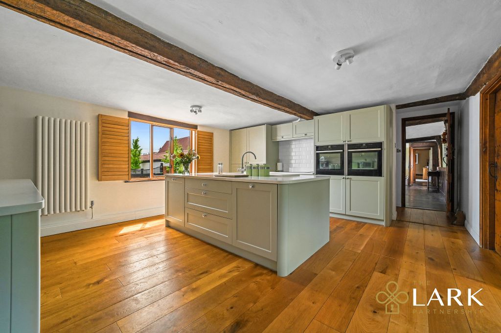Property photo 3 of 18 Pt-Lark-Greenhall-38