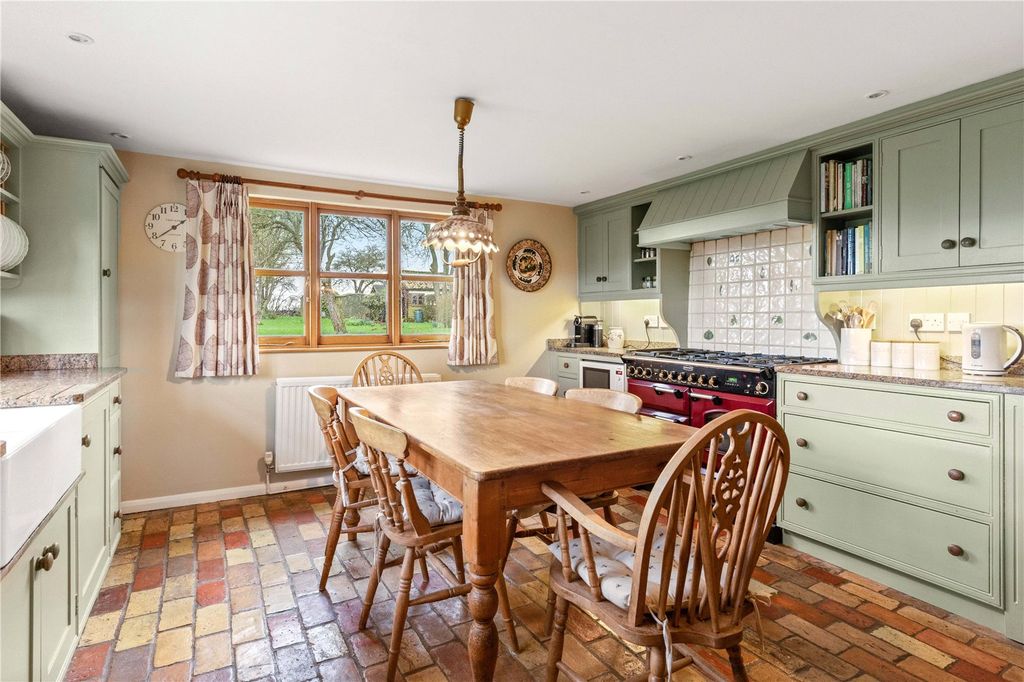 Property photo 2 of 32 Picture No. 07