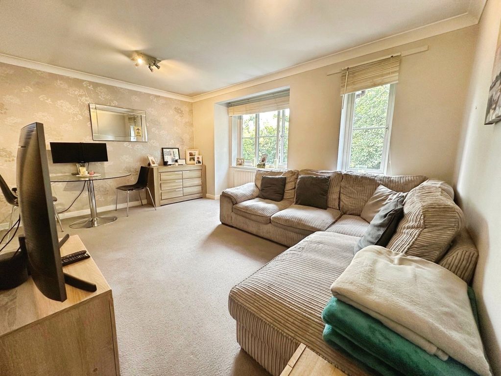 Property photo 2 of 8 Pbox-Img.Jpg