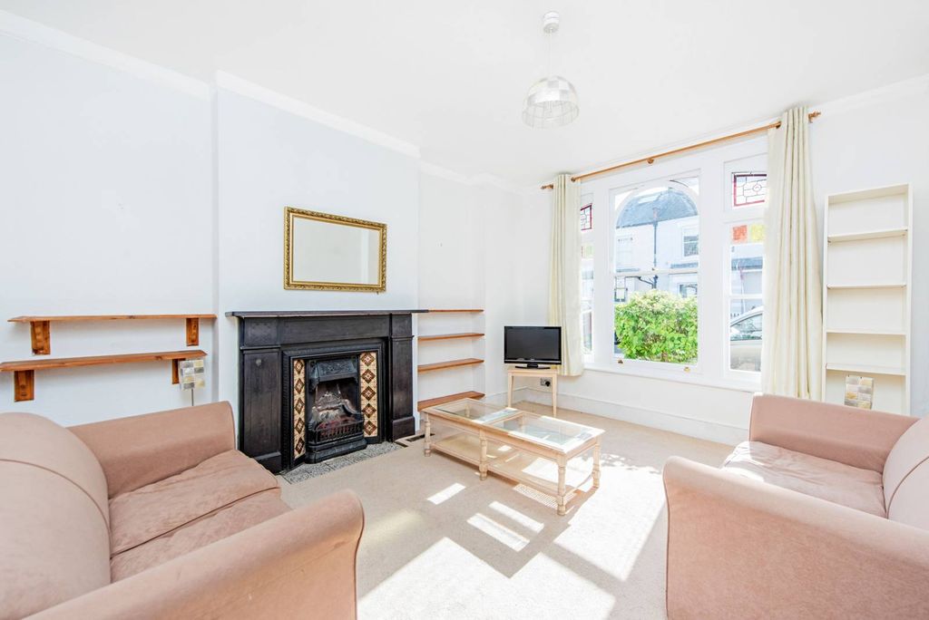Property photo 2 of 7