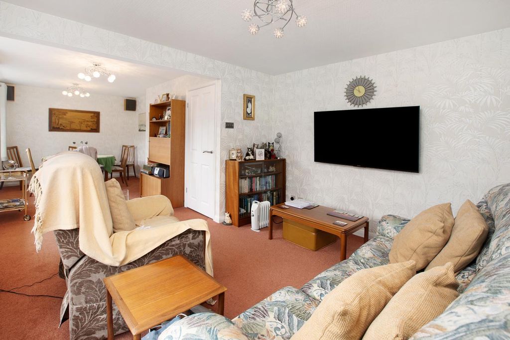 Property photo 2 of 18 Photo 16