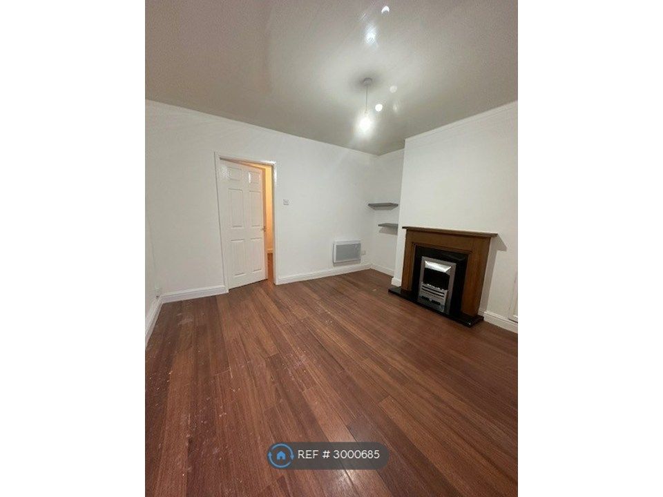 Property photo 2 of 15 Lounge