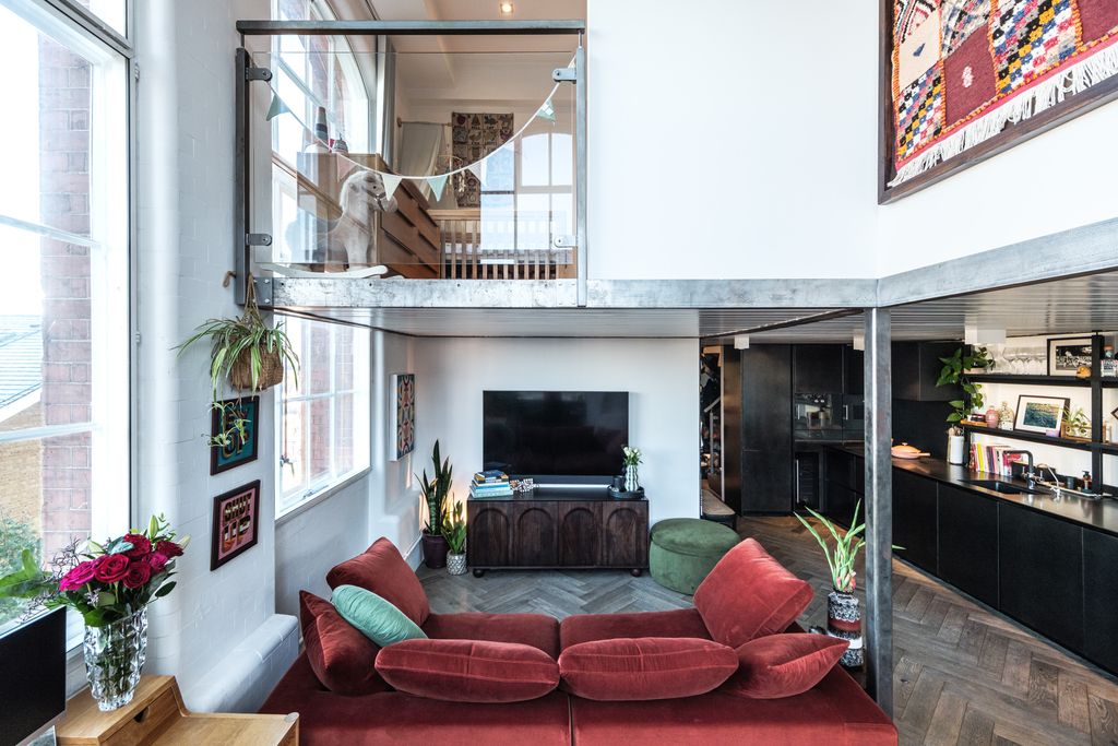 Property photo 2 of 33 Manhattan-Building-10 (29).Jpg