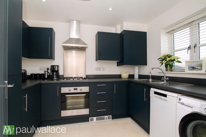 Property photo 3 of 16 Kitchen