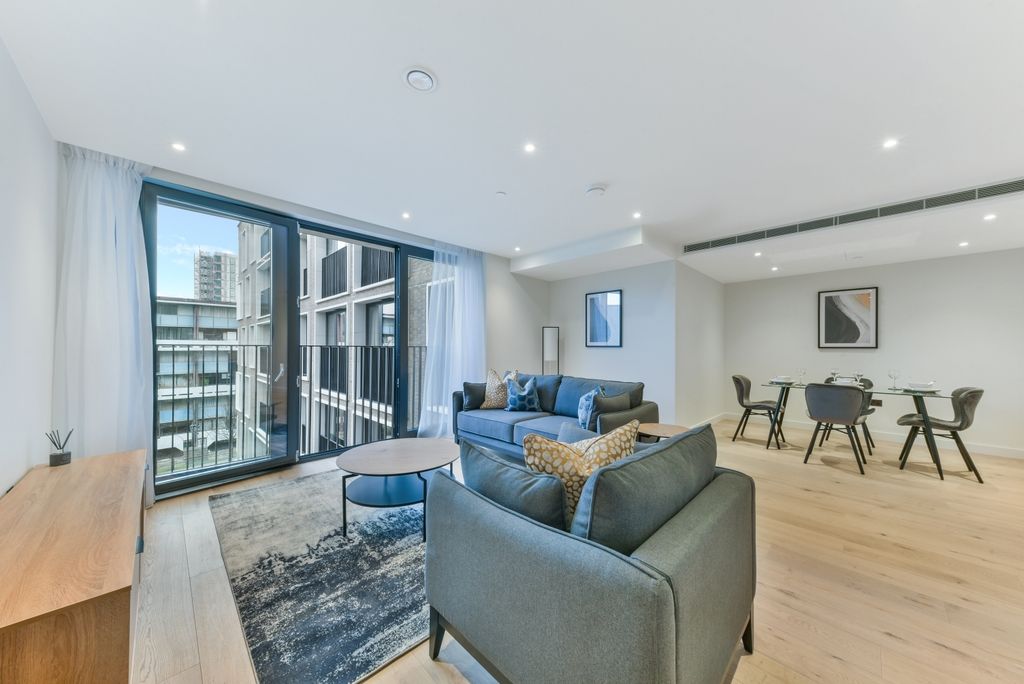 Property photo 1 of 14 Living