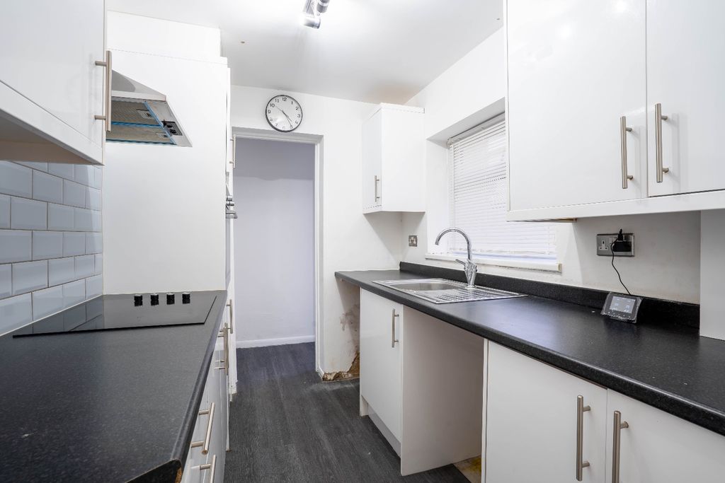 Property photo 2 of 12 4403581