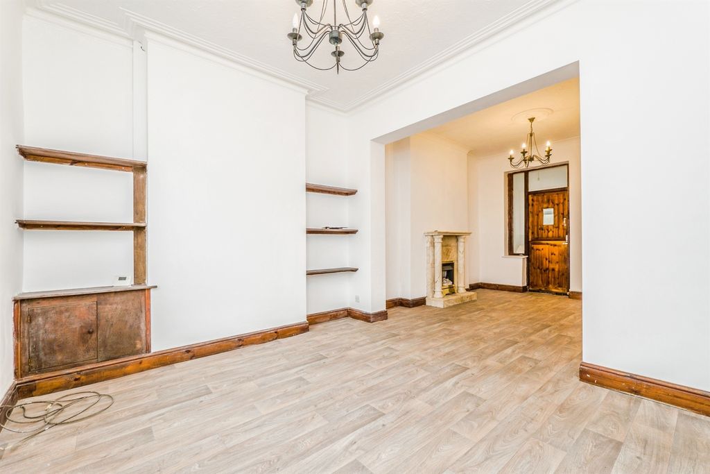 Property photo 3 of 16