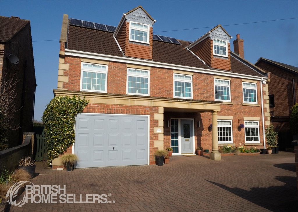 Property photo 1 of 52 Picture No. 33