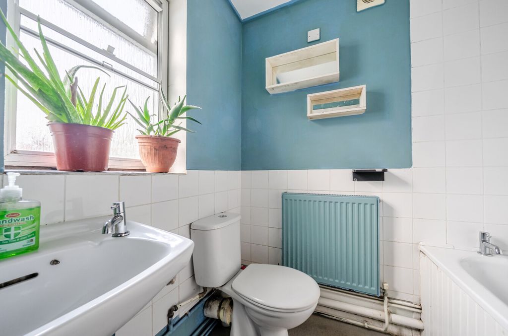 Property photo 2 of 15 1387040-16-6932c2...