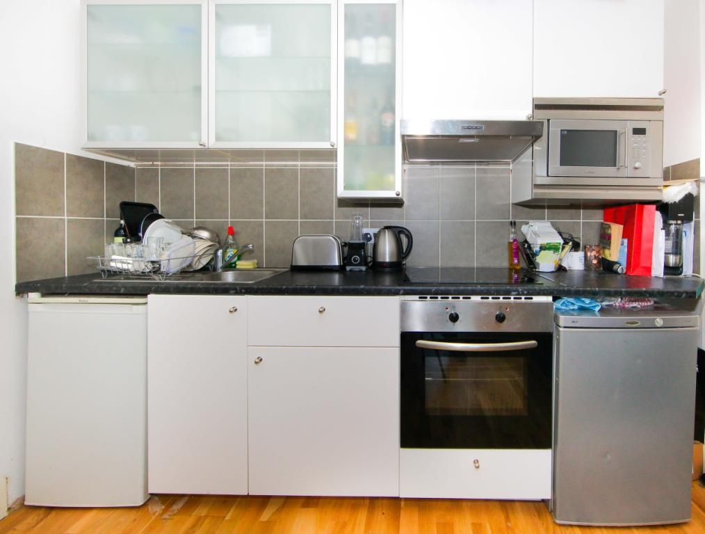 Property photo 3 of 7 Kitchen