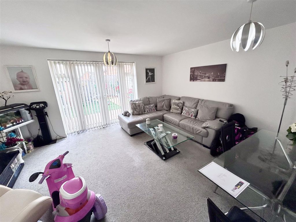 Property photo 3 of 11