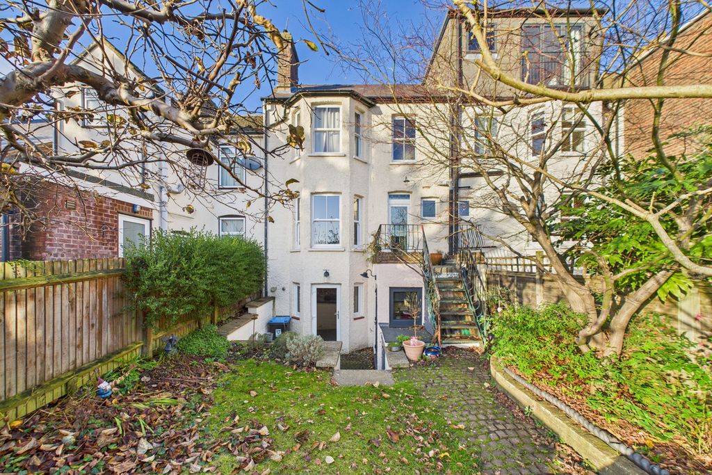 Property photo 2 of 19