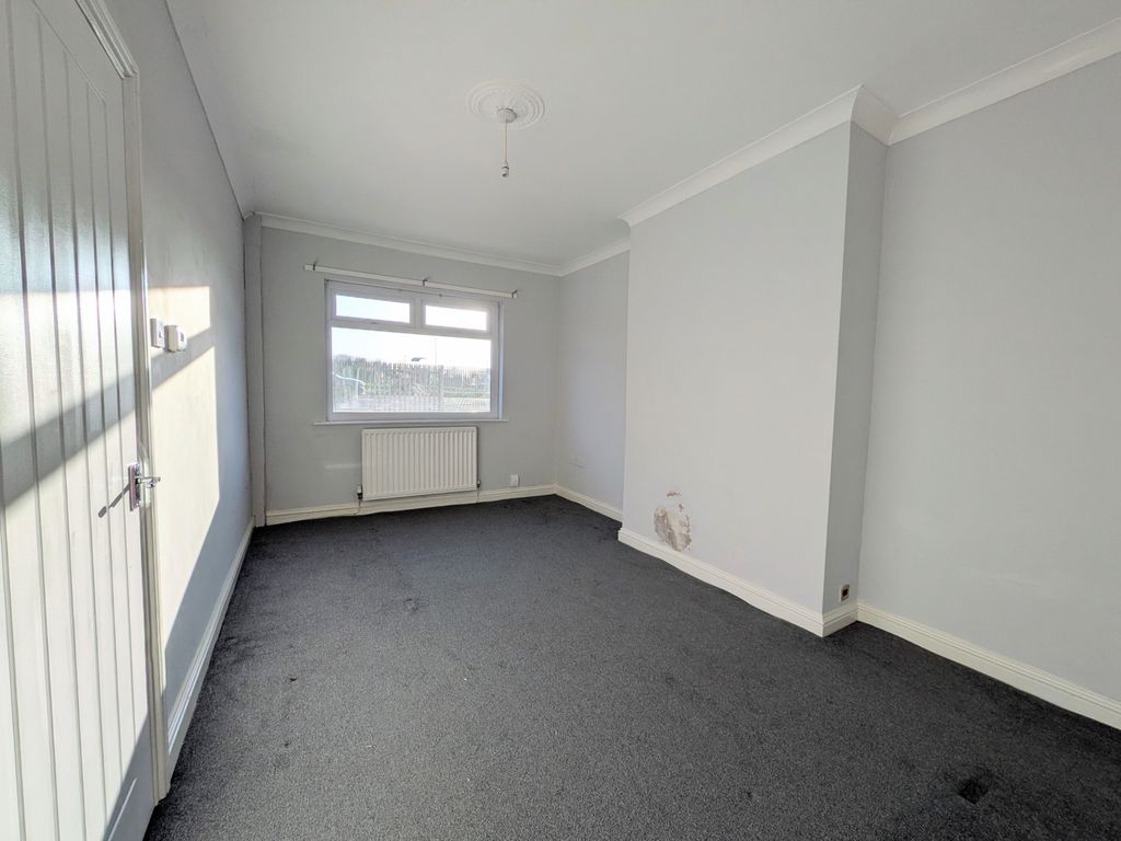 Property photo 3 of 7 1000004753