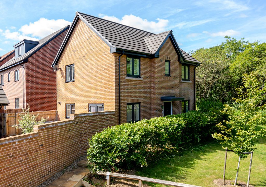 Property photo 1 of 24