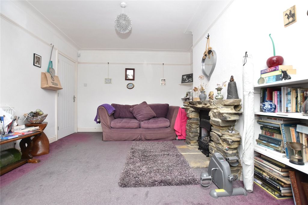 Property photo 2 of 19 Picture No. 09
