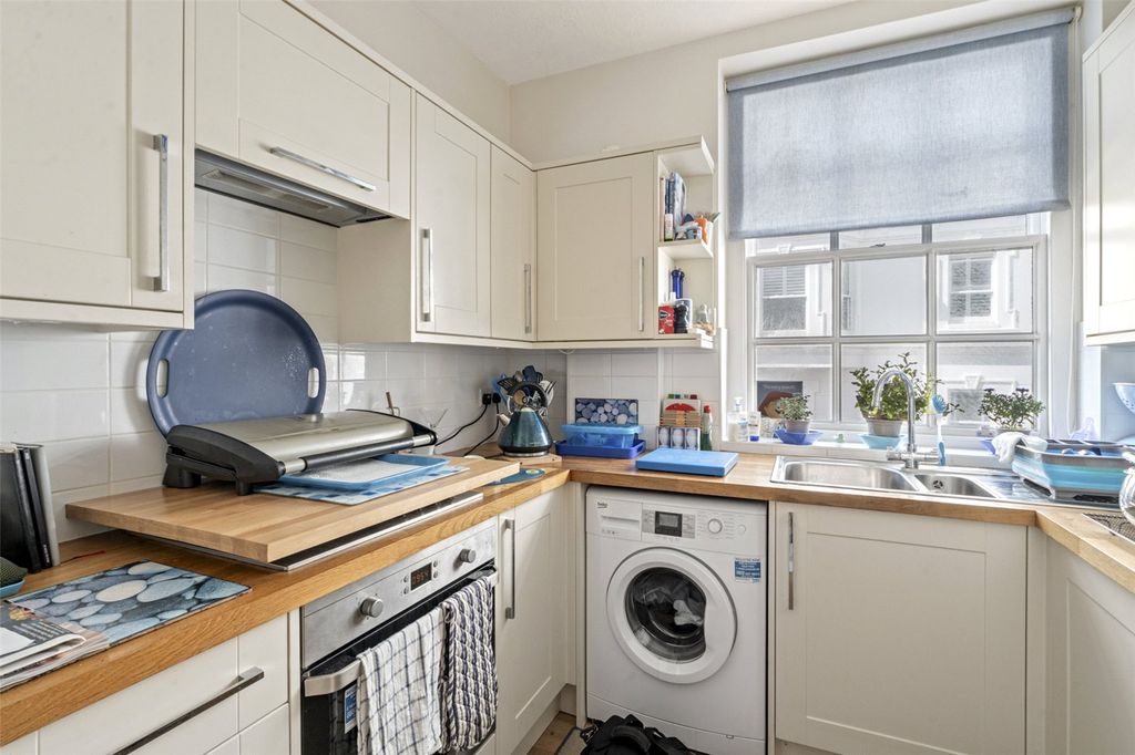 Property photo 3 of 10 Picture No. 14