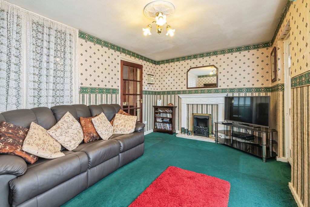Property photo 2 of 16