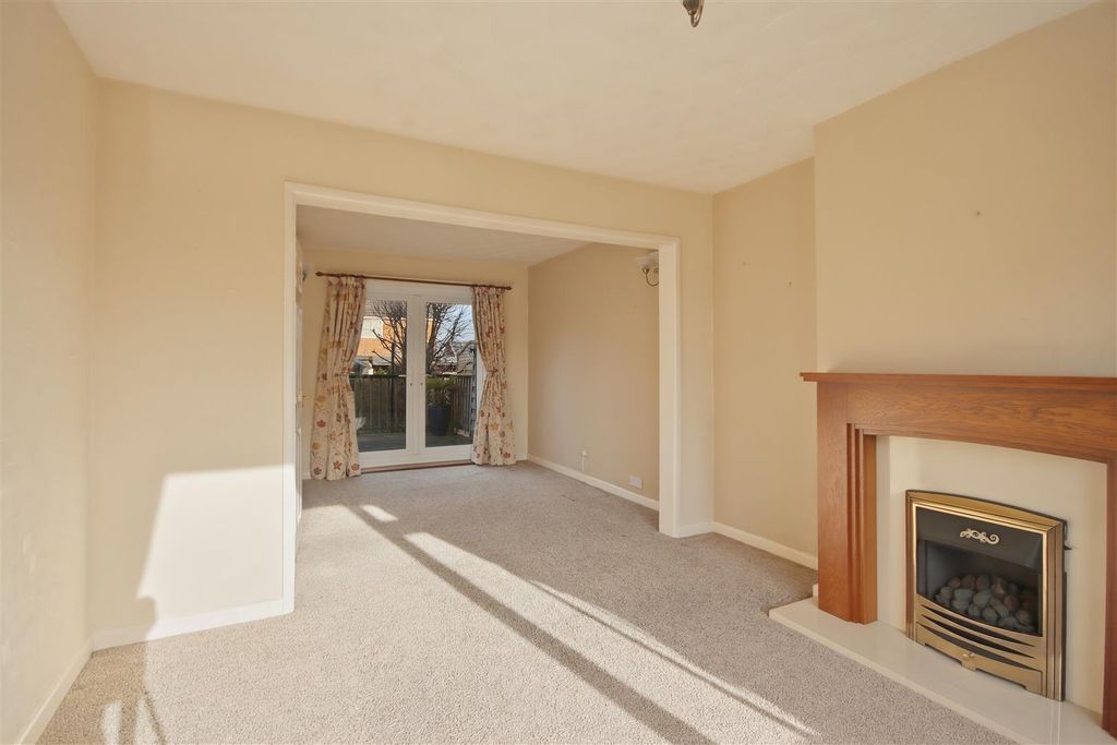 Property photo 2 of 16 Lounge/Diner