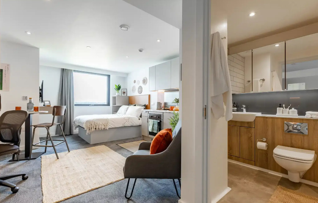 Property photo 3 of 21