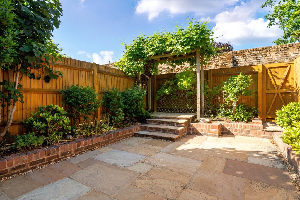 Property photo 2 of 14 Picture No. 21